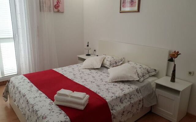 Grand Terrace Sea View Apartment