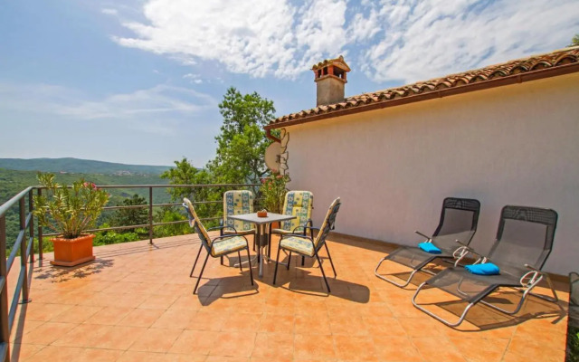 Roža in Sveti Bartol (Haus für 2-3 Personen)