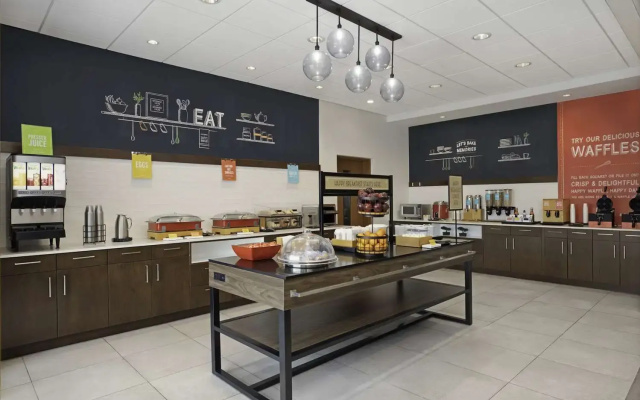 Hampton Inn By Hilton Cornwall