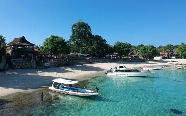 Mushroom Bay Villas Hut