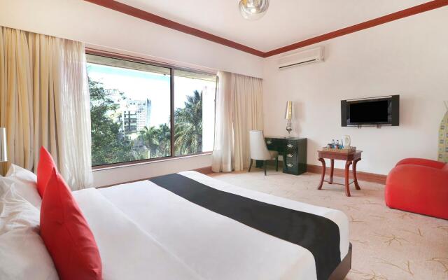 OYO Townhouse 781 Royal Palms Hotel