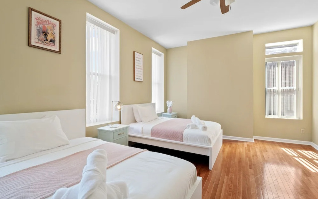 Massive Downtown Area Home... sleeps 14