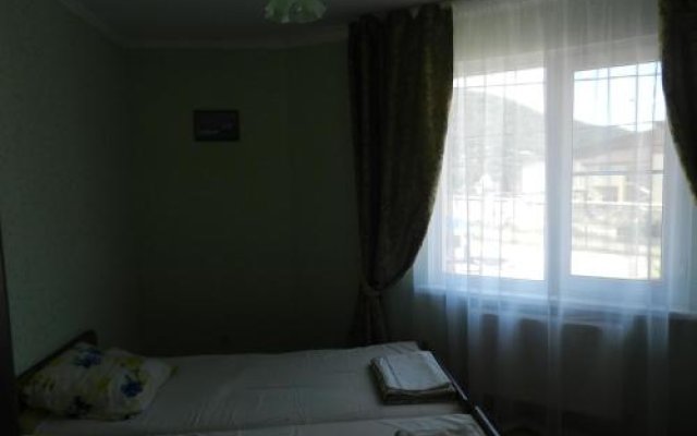 Guest House on Sportivnaya 1a