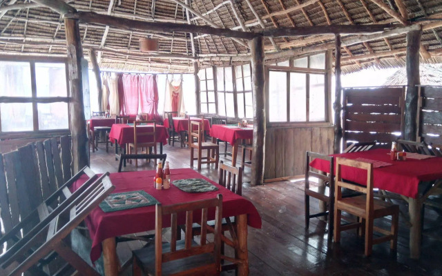 Twisted Palms Lodge & Restaurant
