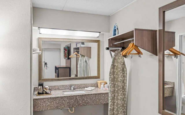 Red Roof Inn Jackson Downtown - Fairgrounds