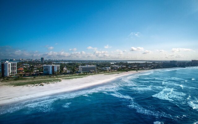 Cirque St. Armands Beachside