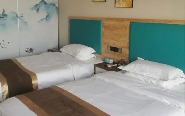 Zhumadian Shiheyuan Hotel