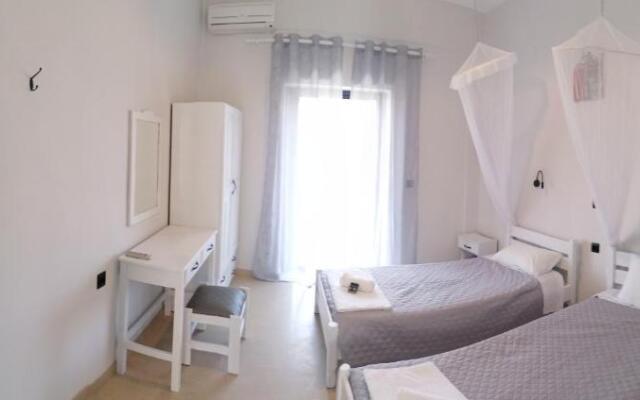 Makis Apartments