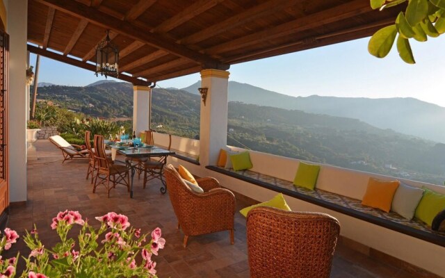 Villa Il Basto 8 in Cefal