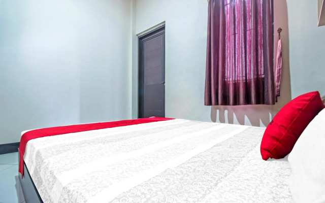 RedDoorz Plus near Isola UPI