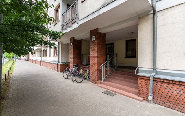 Minimalist Apartment Poznan by Renteres