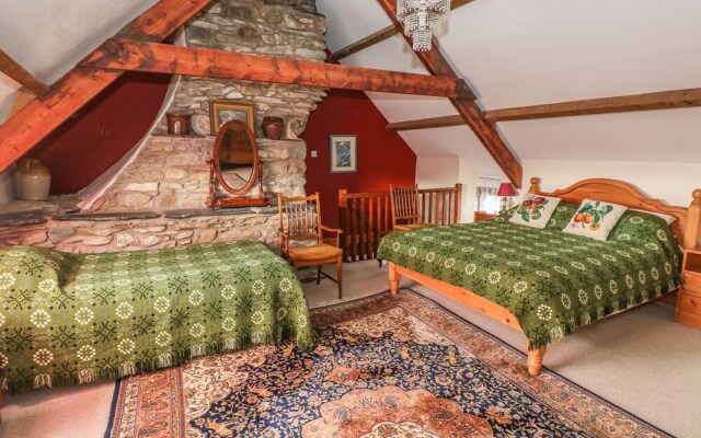 Gwryd Bach Farmhouse