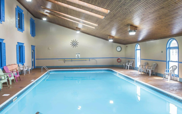 Comfort Inn & Suites Thousand Islands Harbour District