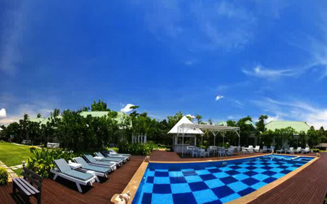 Sea Sky Beach Resort