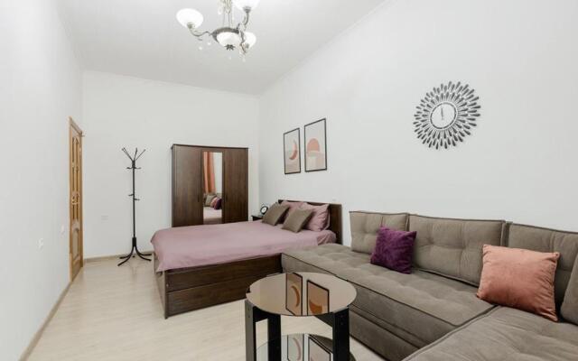 DeRent Aparts (ДеРент Апартс) на набережной канала Грибоедова 79