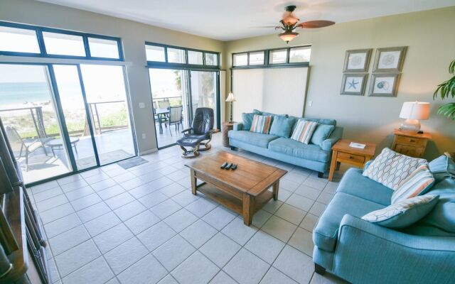 The Beach Front Apartment 3