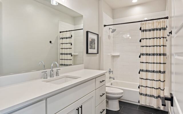 Reunion HQ by RedAwning