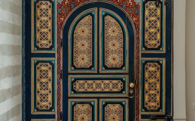 Riad NayaNour