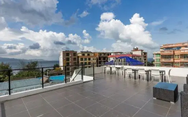 Mountain Behide Seaview Hostel
