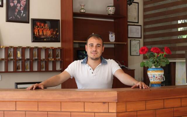 Akay Hotel
