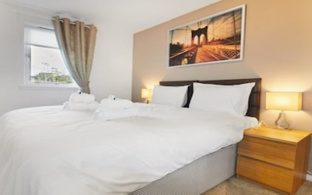 Thistle Apartments - City View Apartment
