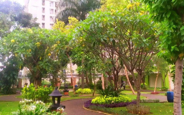 Tiny studio with pool, jogging track, gym and Mall