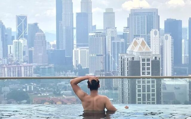 KL Skyline Hostel & Rooftop Infinity Sky Pool