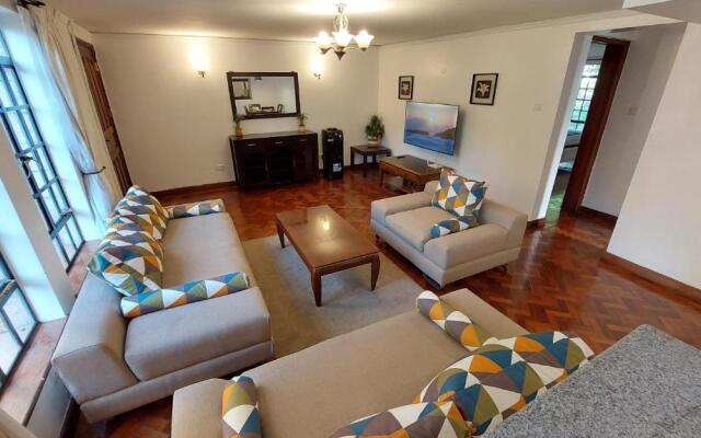 Peaceful, Spacious, Open-plan 2br apartment set in mature garden