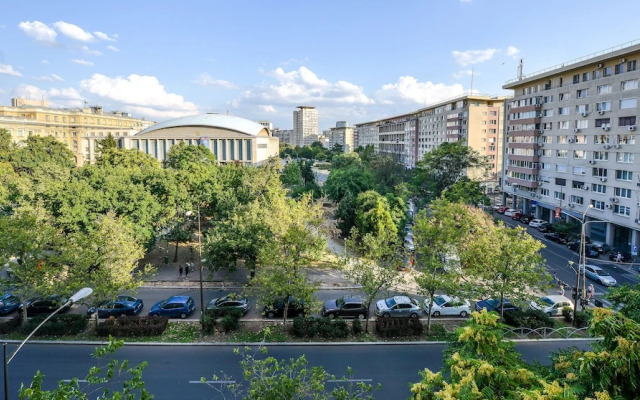 Celeste - One Bedroom Apartment - Next to Victoria Avenue and Cismigiu Park