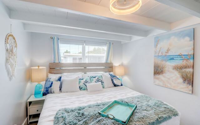 Family Couples Getaway Sleeps 6 Guests