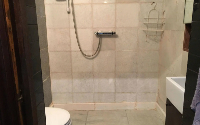 Aron Guest House