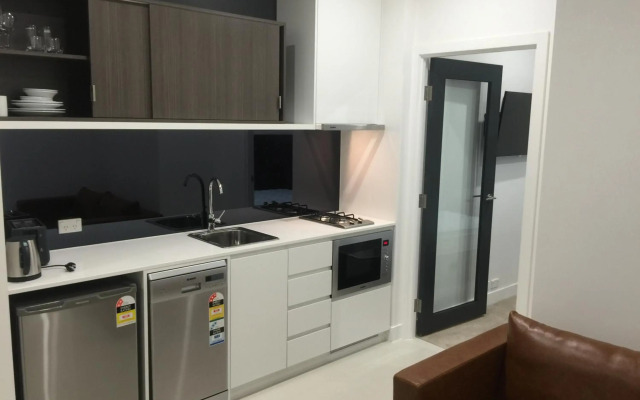 Whitehorse Apartment Hotel