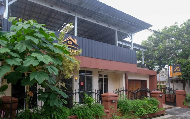 Koolkost near Stadion Maguwoharjo