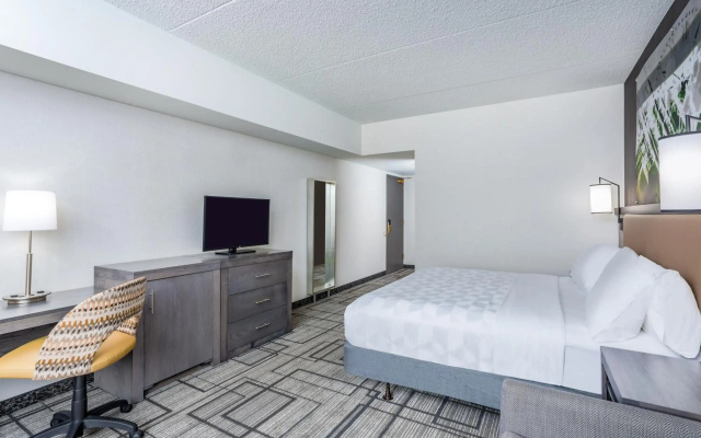 Holiday Inn Lafayette-City Centre by IHG