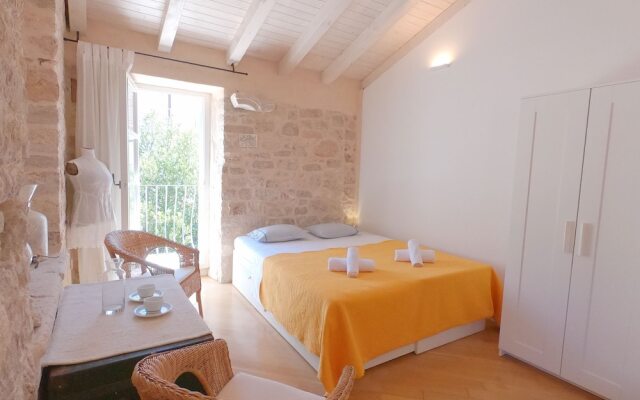 Historic Piazza House & Romantic Garden