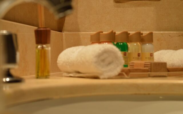 Sol de Oro Hotel & Suites