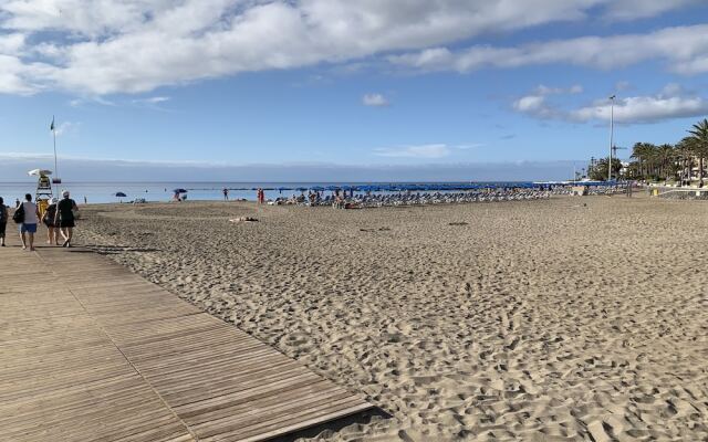On the Las Vistas Beach. A pie de Playa.