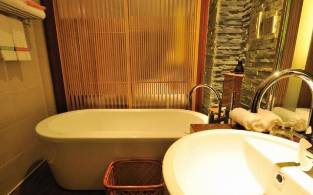 Sanjiang Forest Hot Spring Dumashi Hotel