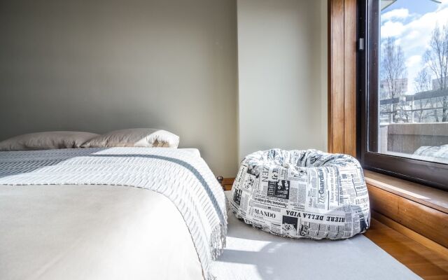 DAHome - Collector's Luxurious Apartment