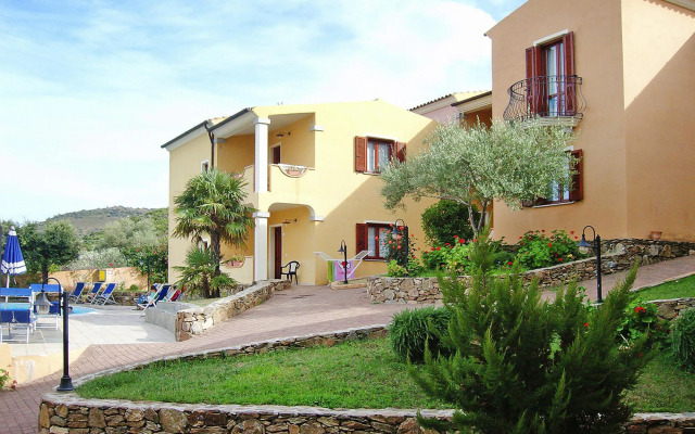 Apartment in Tamarispa with garden furniture
