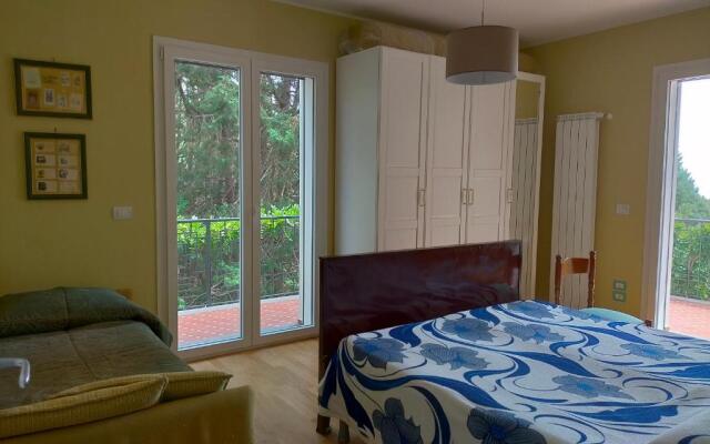 Villa sull'Etna immersa nel bosco