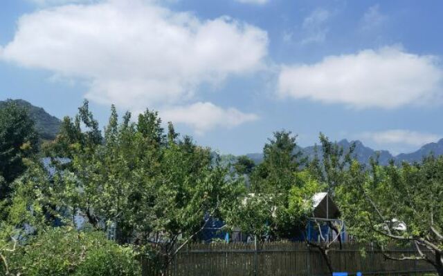 Beijing Unicreek Hotel