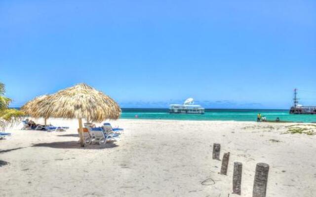 Unique Oceanview Apt G406