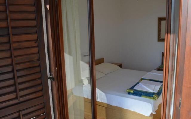 Jozo - 150 m From Pebble Beach - A5