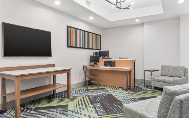 Holiday Inn Express & Suites Palm Bay by IHG