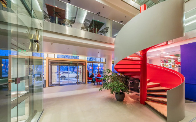 Leon Hotel & Lounge