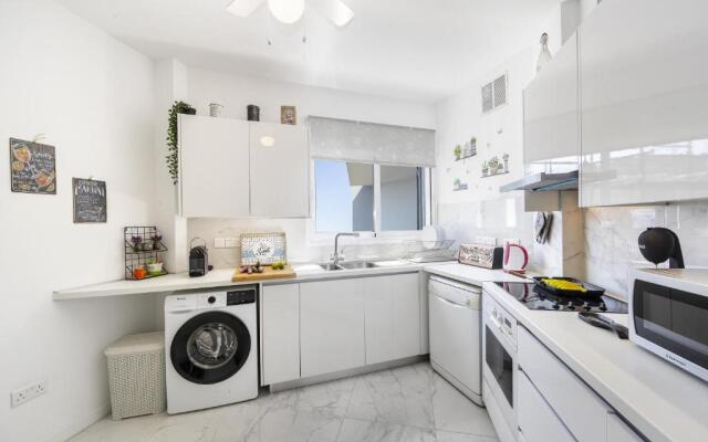 Lovely 3-bedroom apartment in Prokymea court