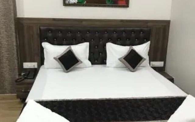 Aastha Inn by FabHotel