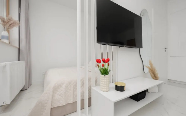 Air-conditioned Studio by Renters