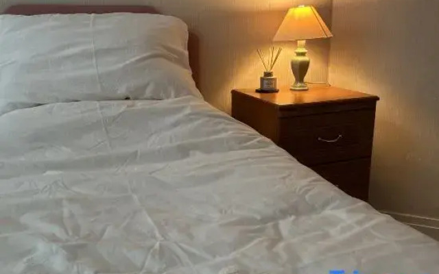 The little flowers home